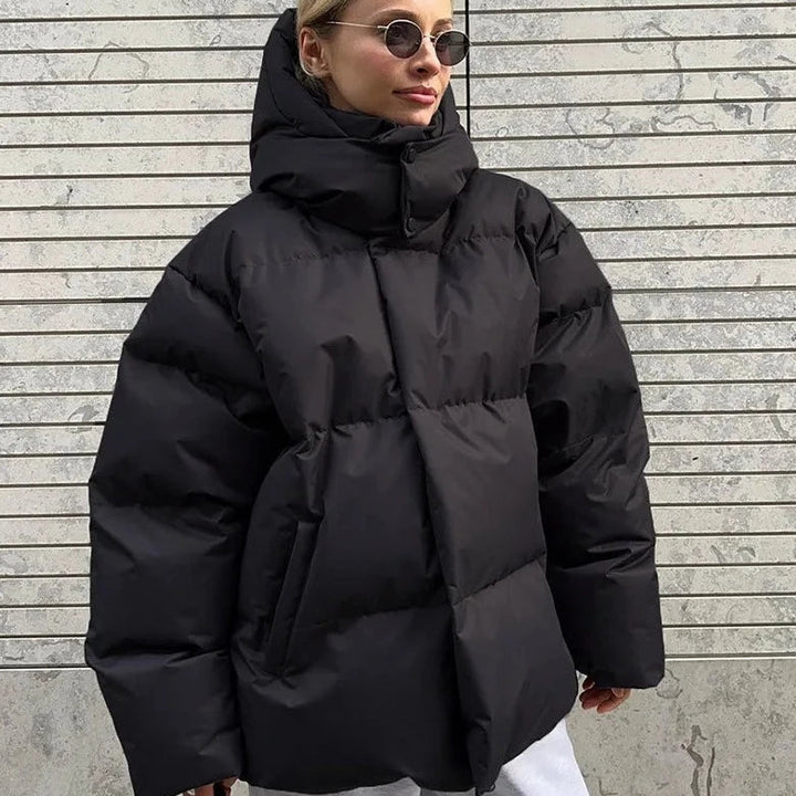 Stilla | Minimalistisk Ensfarvet Jakke