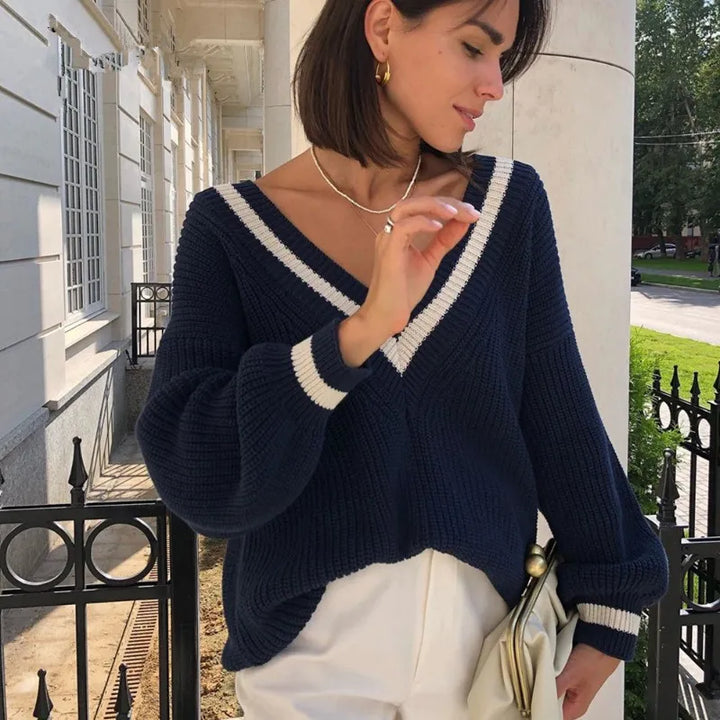 Stilla | Stribet V-udskæring Pullover Til Damer I Old Money Stil