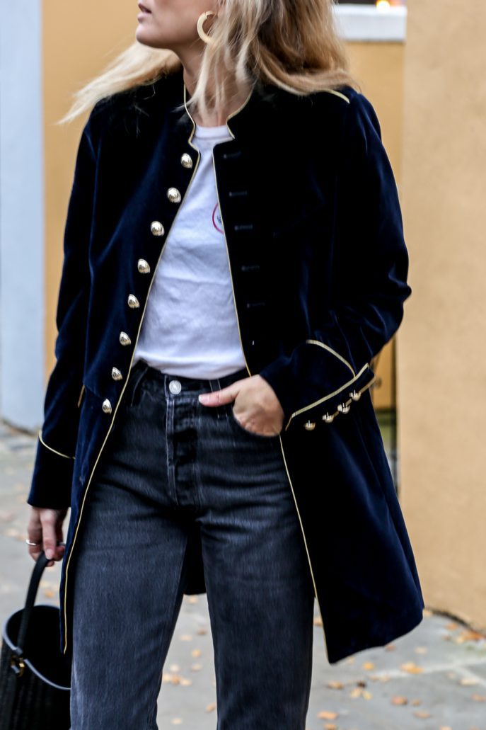 Stilla | Elegant Lang Frakke Med Knapper