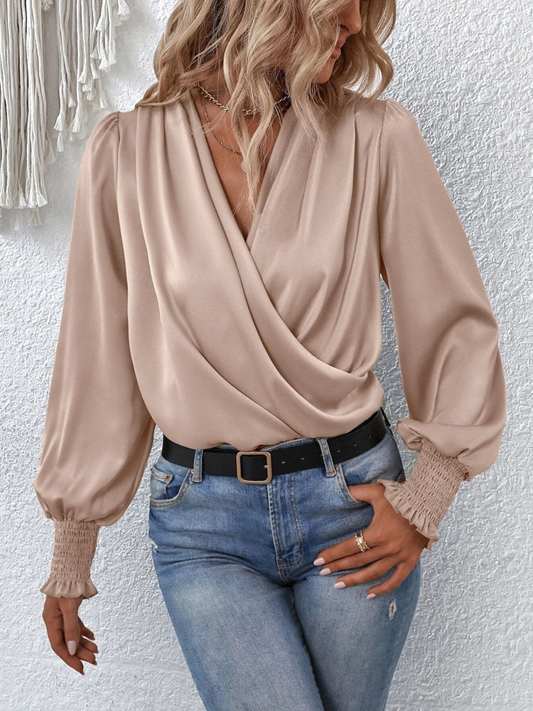 Stilla | Elegant Bluse med Krave og Ballonærmer