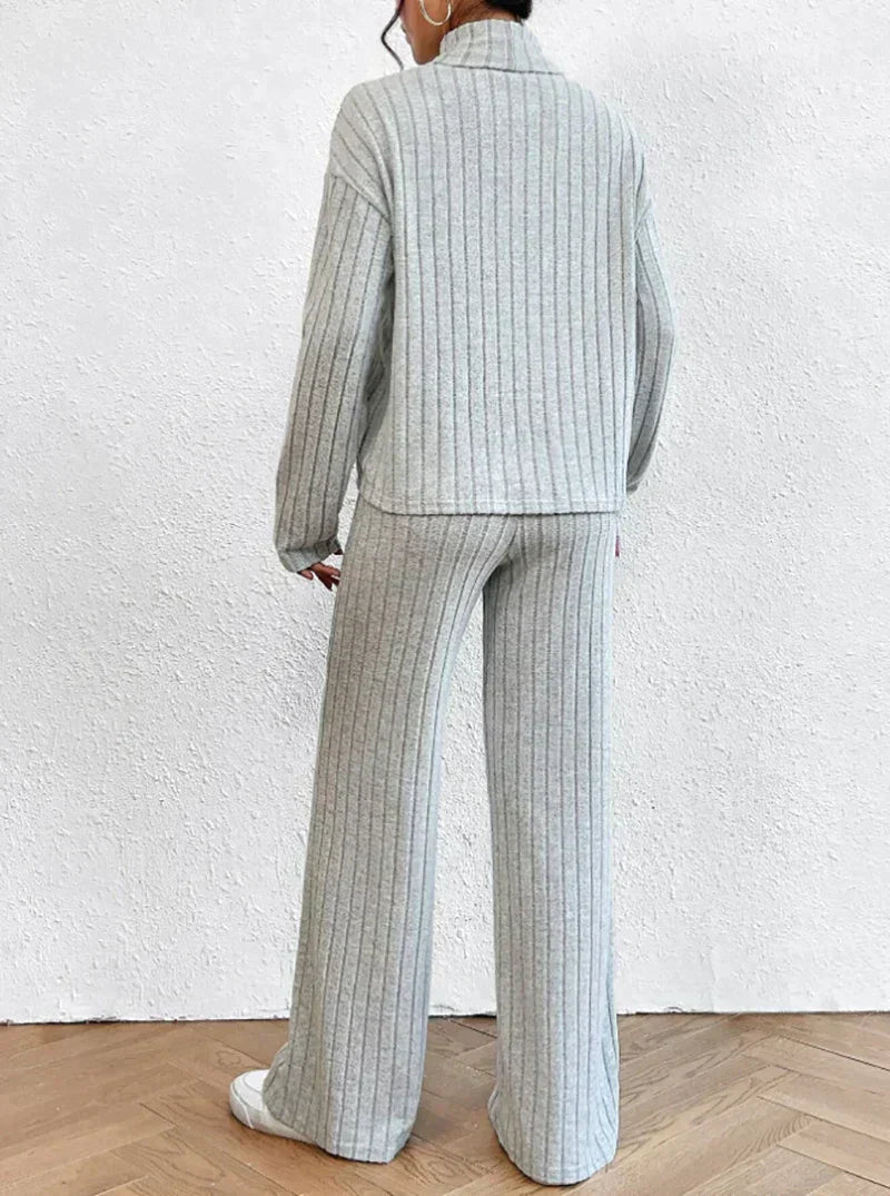 Stilla | Strikket bukser og rullekrave sweater til damer