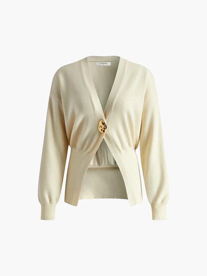 Stilla | Elegant strikpullover til damer med ensfarvet knaplukning