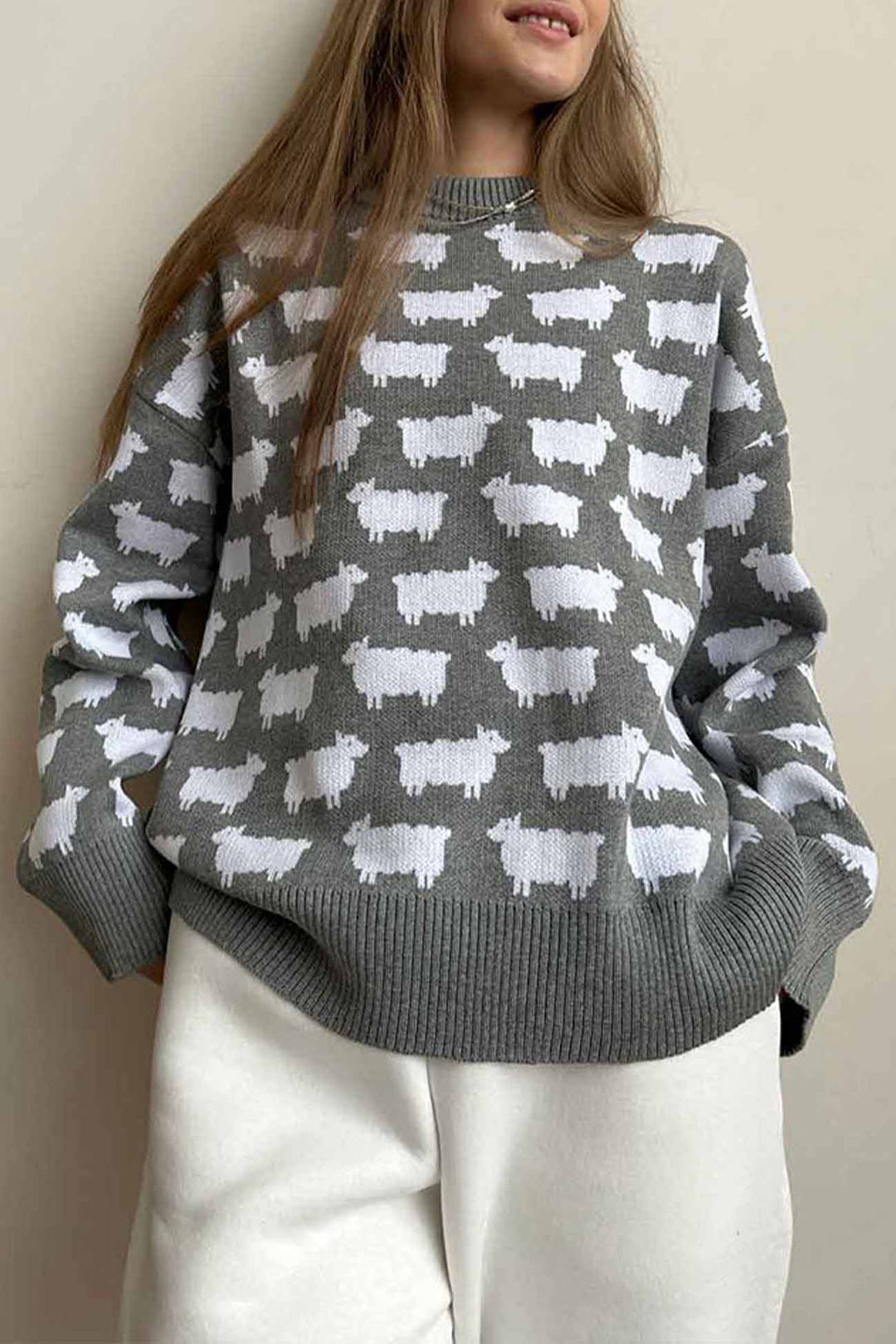 Stilla | Pullover med lange ærmer, rund halsudskæring og fårmønster