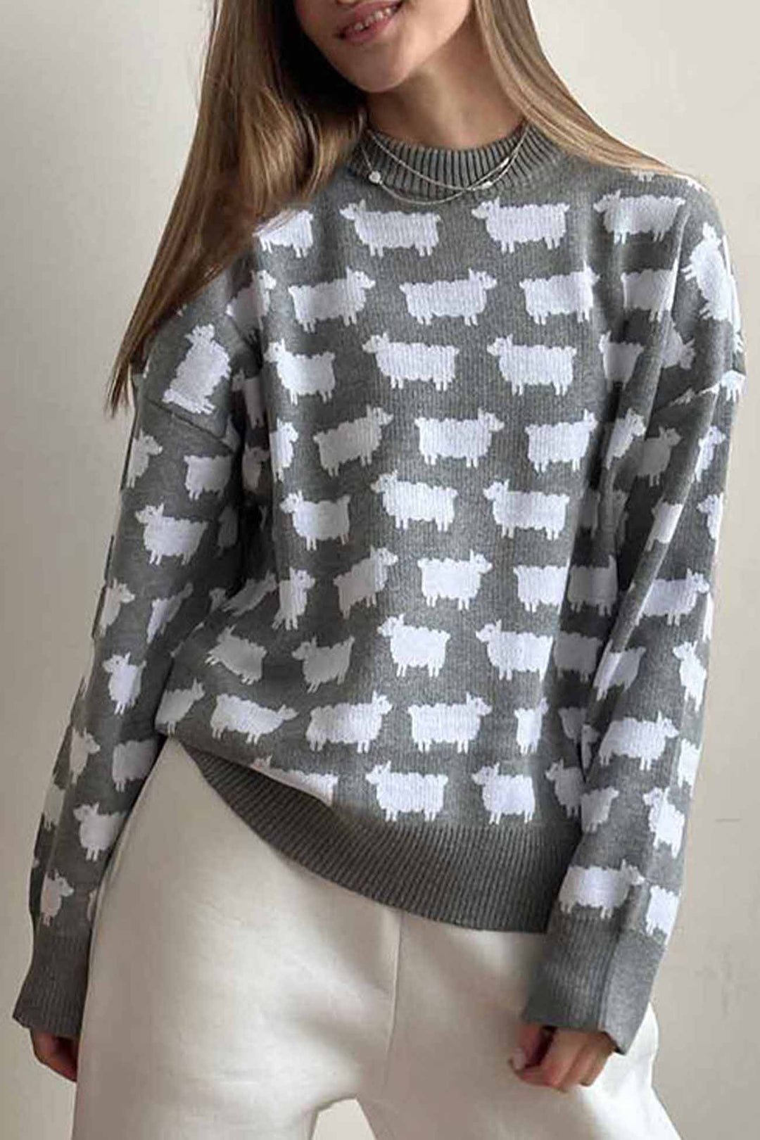 Stilla | Pullover med lange ærmer, rund halsudskæring og fårmønster