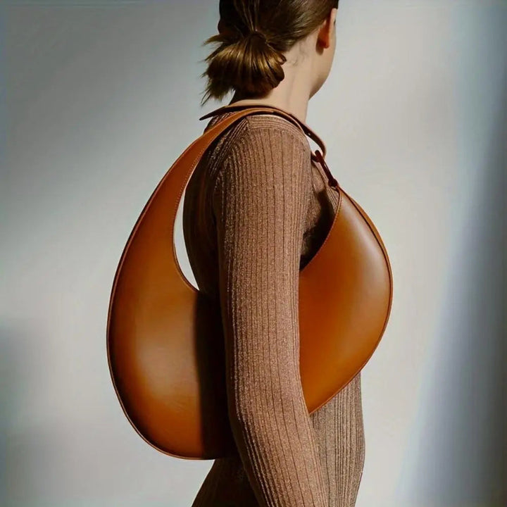 Stilla | Ensfarvet Hobo Bag med Minimalistisk Elegance