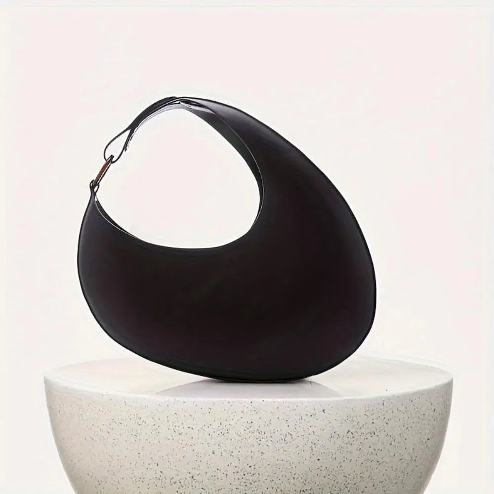 Stilla | Ensfarvet Hobo Bag med Minimalistisk Elegance