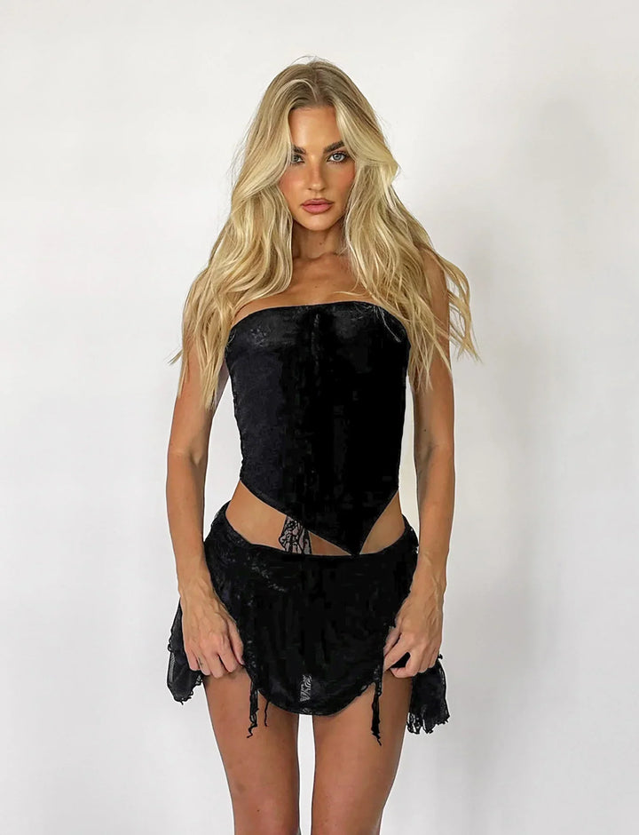 Stilla | Stilfuld Crop Top Med Nederdel