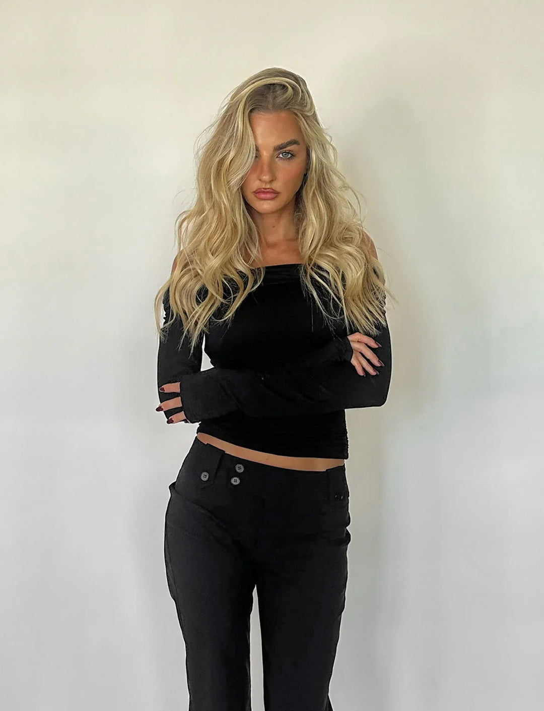 Stilla | Chic Bagside Hul Af Skulder Top