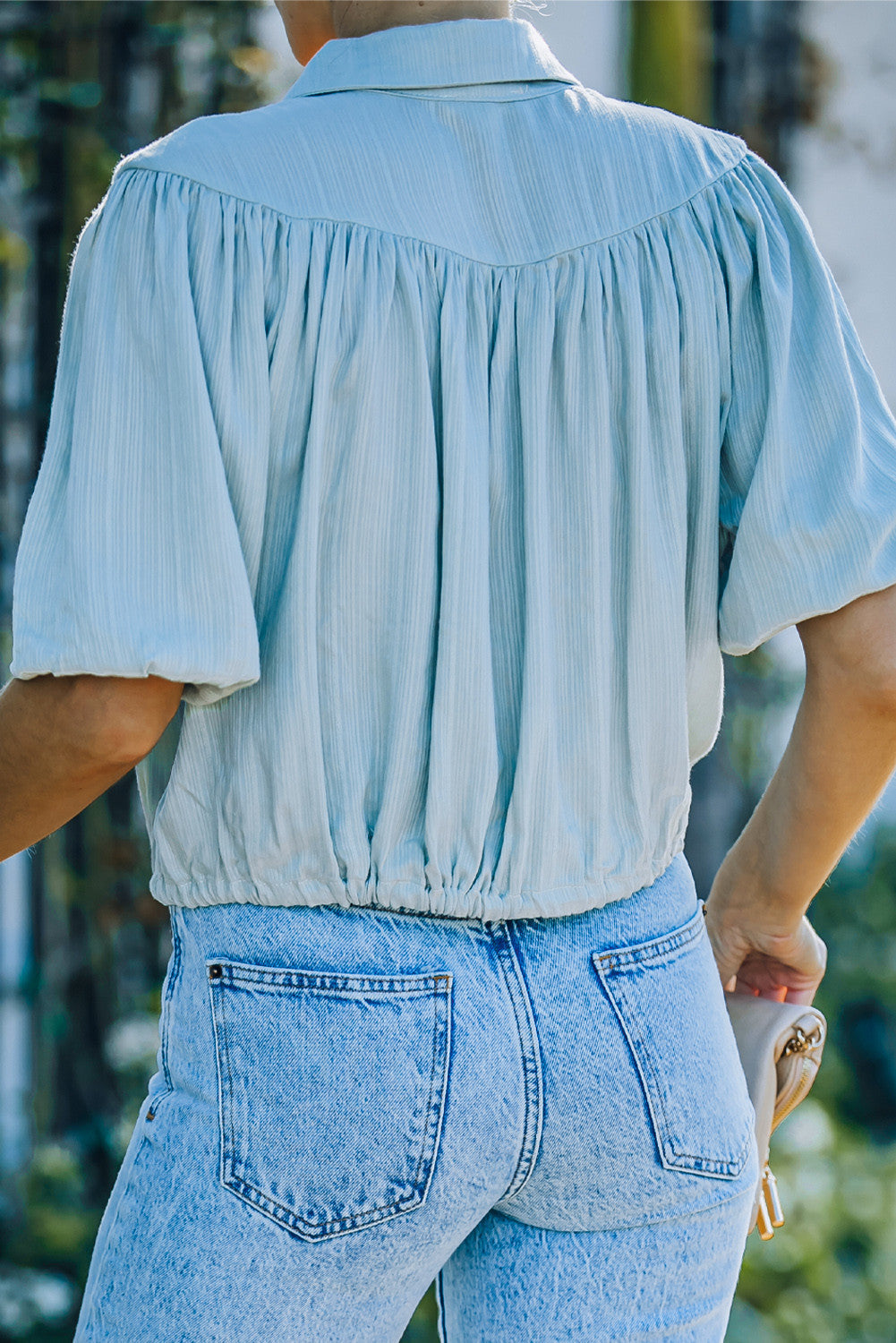 Stilla | Knap Front Puff Ærme Cropped Skjorte