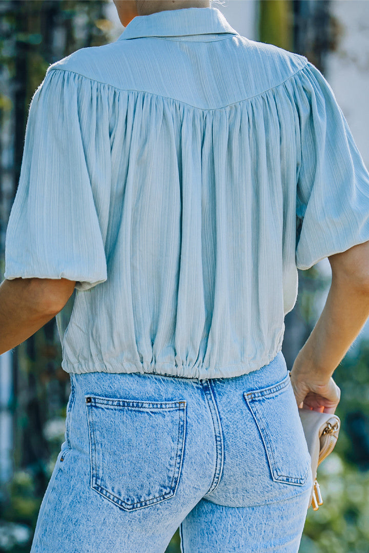 Stilla | Knap Front Puff Ærme Cropped Skjorte