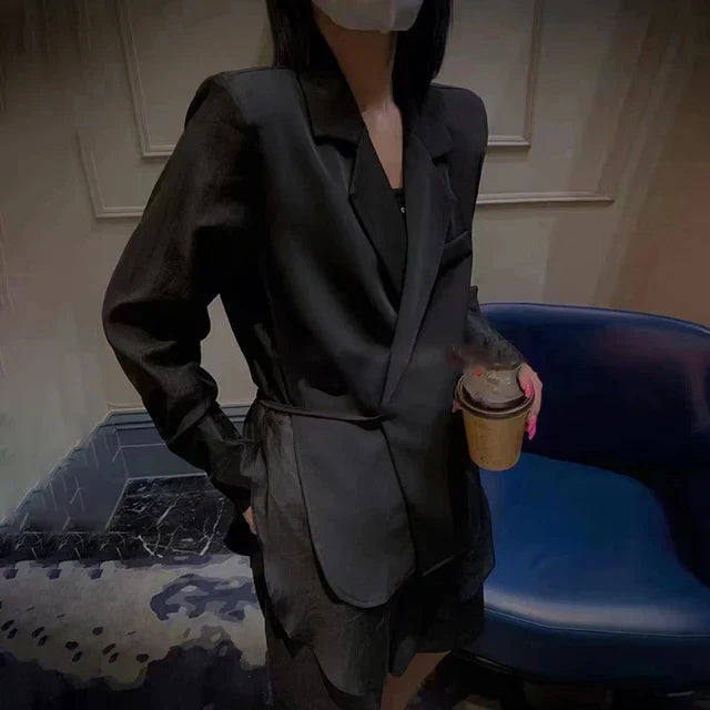 Stilla | Blazer Dame Løs Pasform Med Snøring og Lange Ærmer