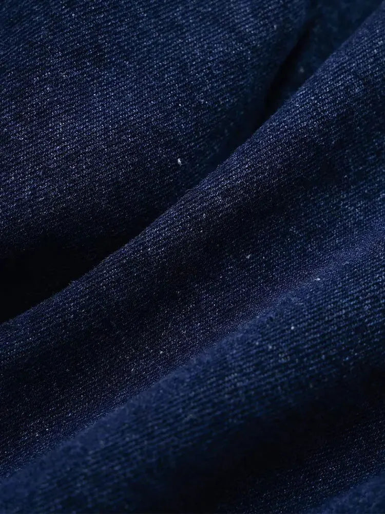 Stilla | 2 Delt Sæt Traf Moderne Slim Fit Denim og Asymmetrisk Nederdel Perfekt Til Afslappet og Semi Formelle Anledninger