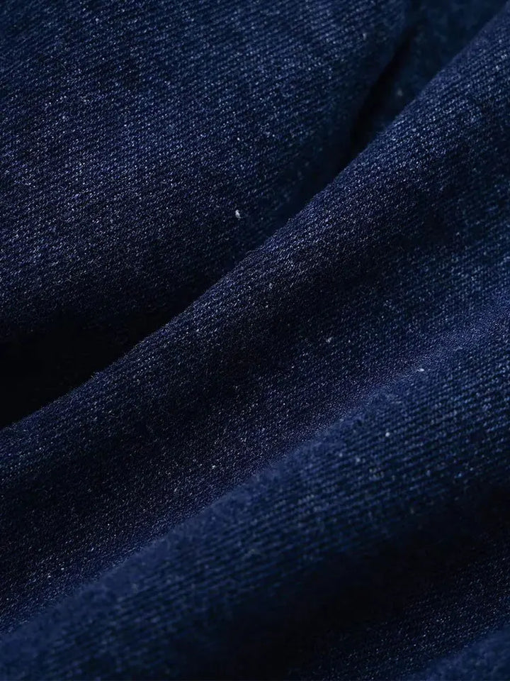 Stilla | 2 Delt Sæt Traf Moderne Slim Fit Denim og Asymmetrisk Nederdel Perfekt Til Afslappet og Semi Formelle Anledninger