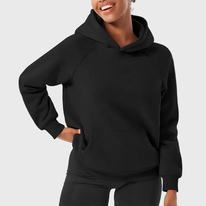 Stilla | Hoodie med Raglanærmer og Kængurulomme