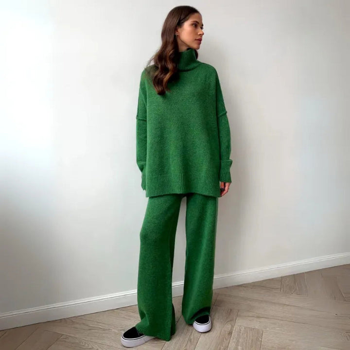 Stilla | Oversized Loungewear Sæt med Rullekrave Sweater og Vidde Bukser
