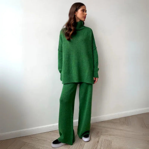Stilla | Oversized Loungewear Sæt med Rullekrave Sweater og Vidde Bukser
