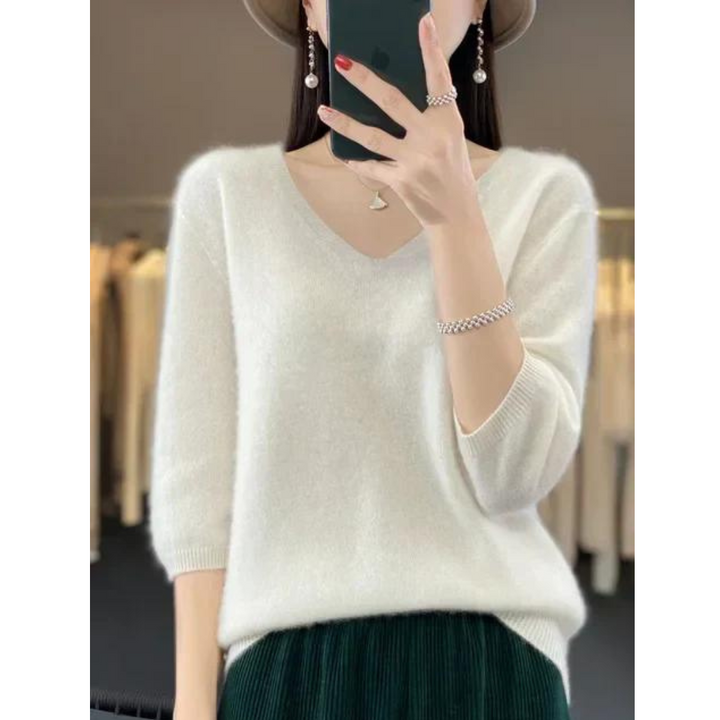 Stilla | Elegant damebluse med V-udskæring