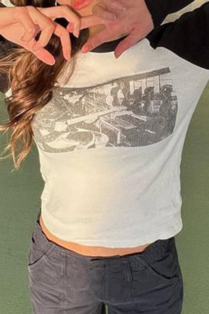 Stilla | Langærmede T-shirt med kontrasterende vintagedrukker