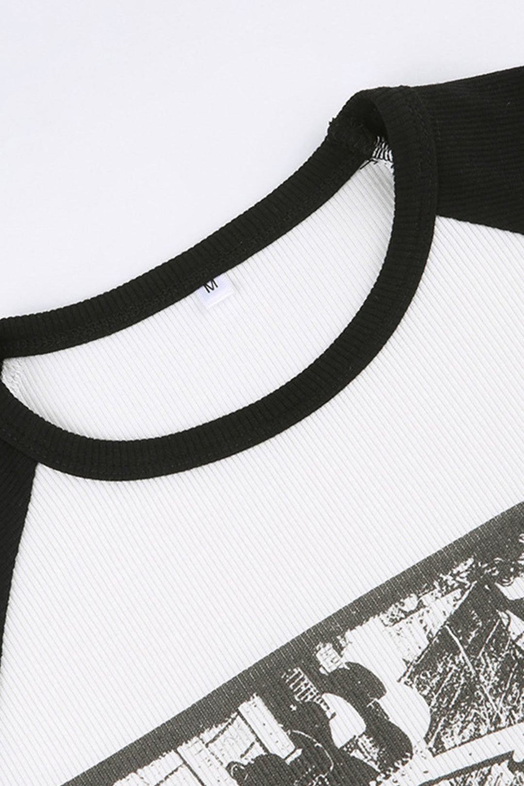 Stilla | Langærmede T-shirt med kontrasterende vintagedrukker