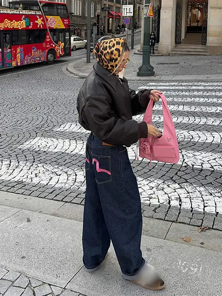 Stilla | Kort Dame Jakke I Pu Læder I Vintage Stil Med Lynlås