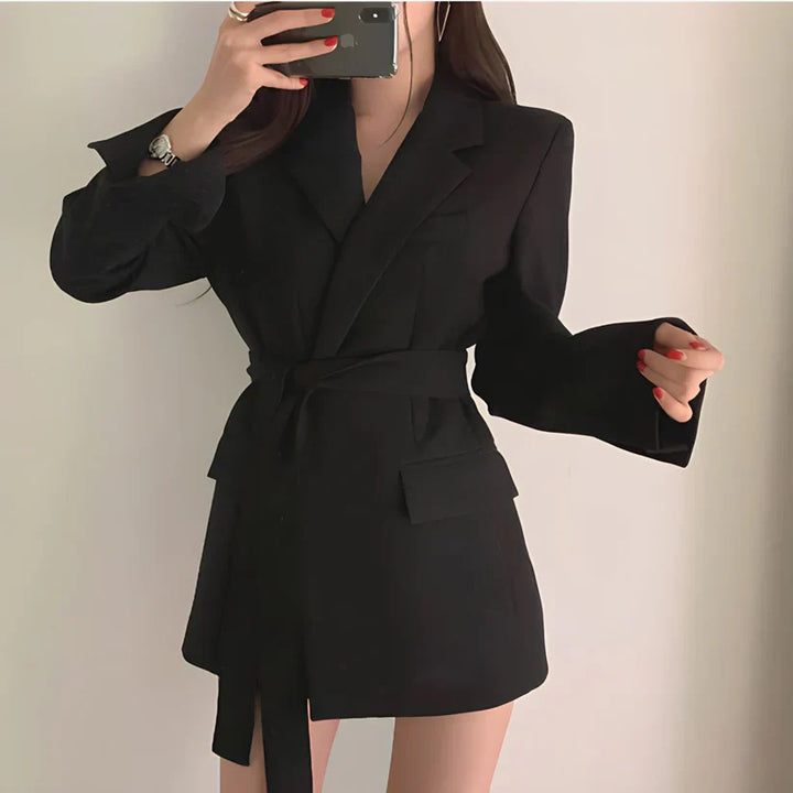 Stilla | Mini Blazer Med Bælte Til Damer