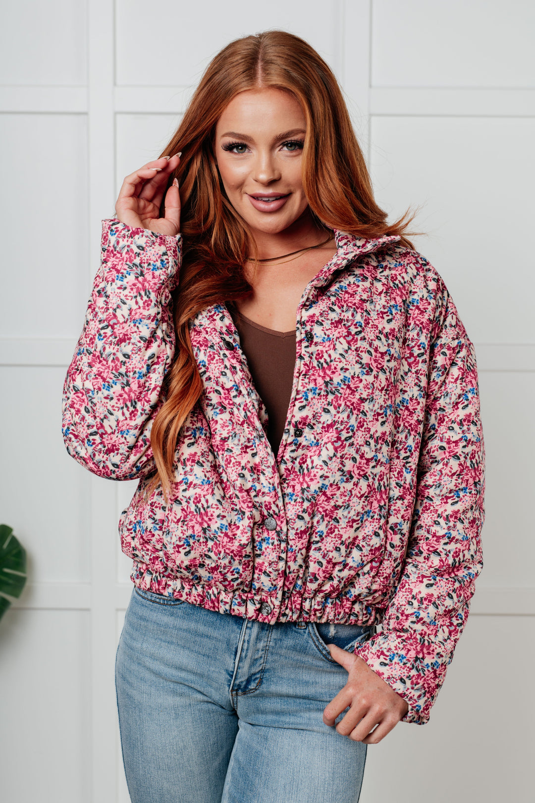 Stilla | Steppjakke Med Floral Design i Creme Multi