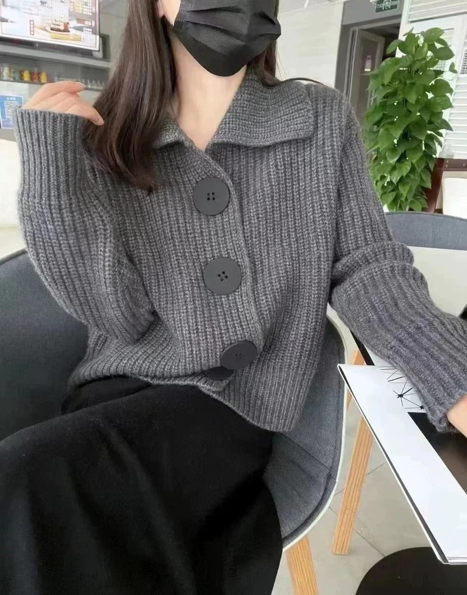 Stilla | Damebluse med Knapkrave