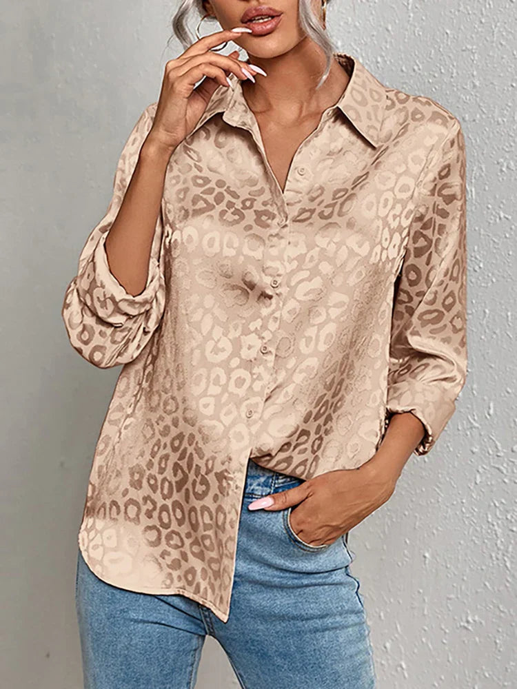 Stilla | Leopard Print Jacquard Bluse Med Lange Ærmer