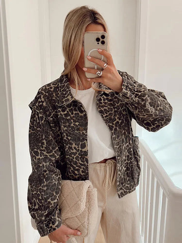 Stilla | Casual Kort Jakke med Leopardmønster