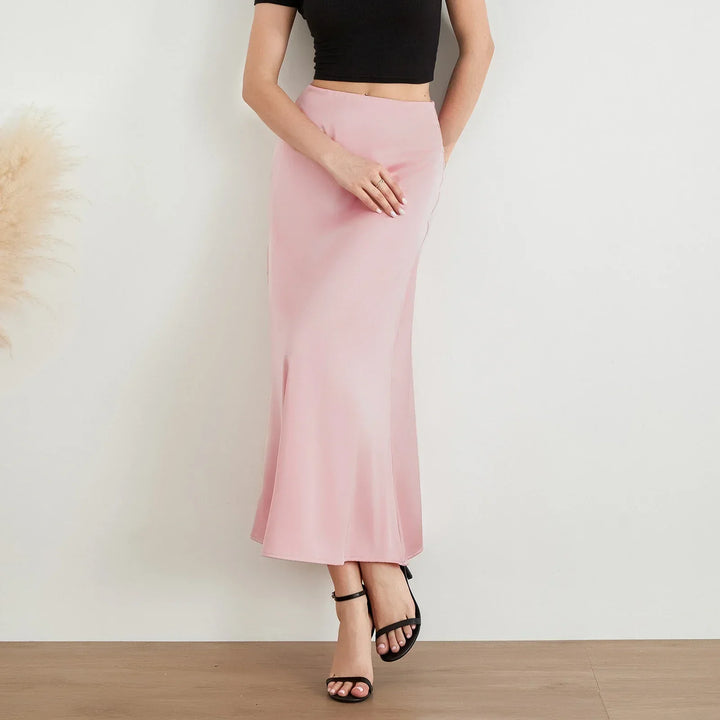 Stilla | Trendy Satinmaxikjole, Skinnende