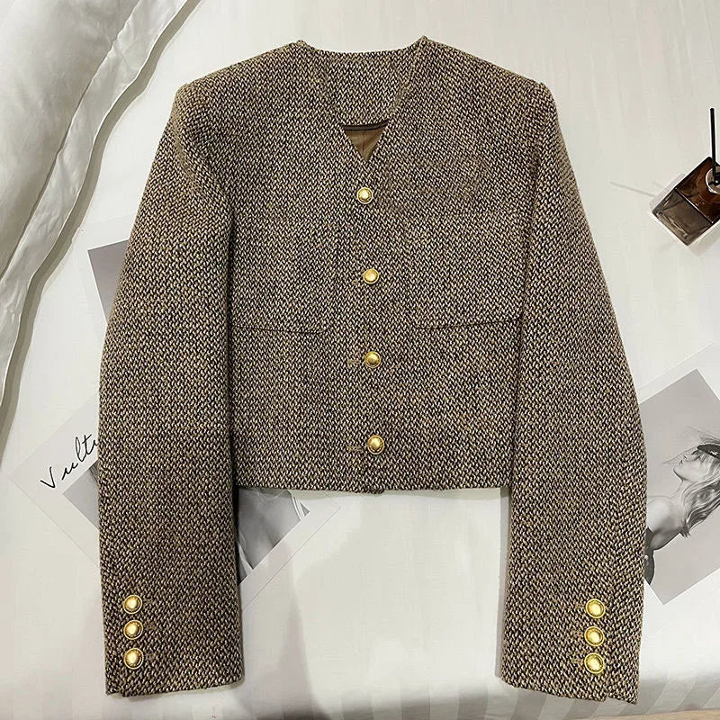 Stilla | Cropped Blazer – Figursyet Snit med Gyldne Knapper