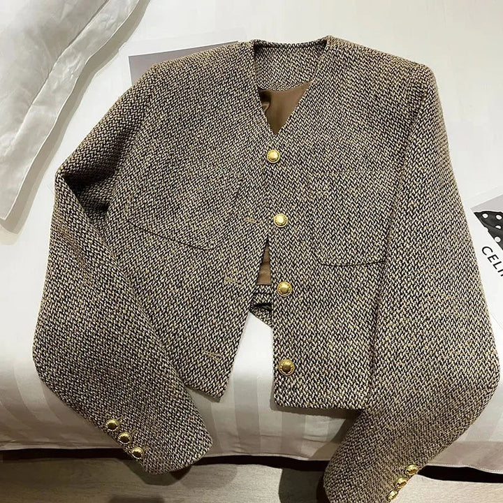 Stilla | Cropped Blazer – Figursyet Snit med Gyldne Knapper
