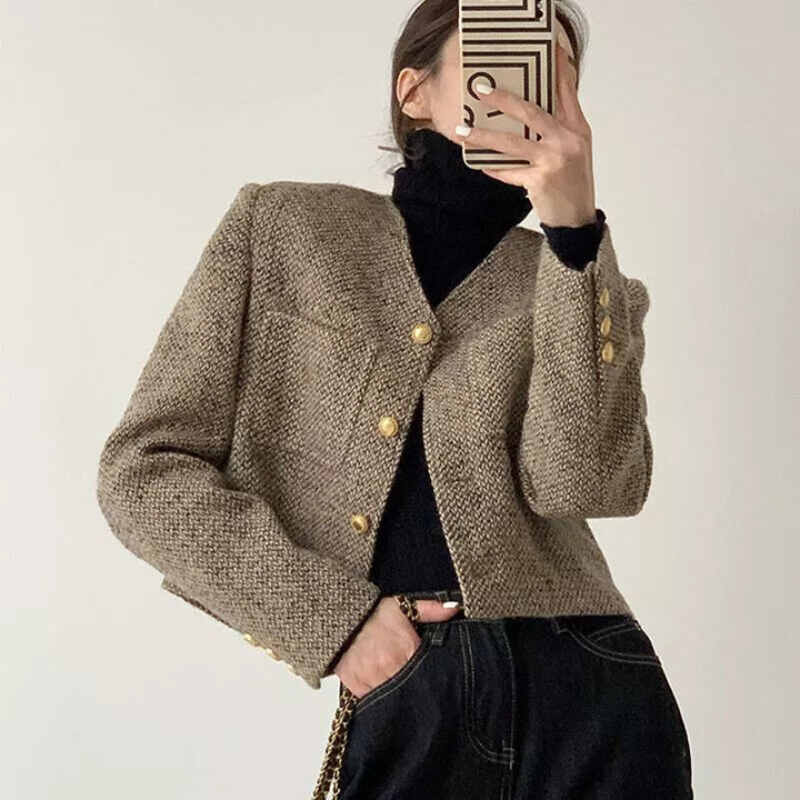 Stilla | Cropped Blazer – Figursyet Snit med Gyldne Knapper
