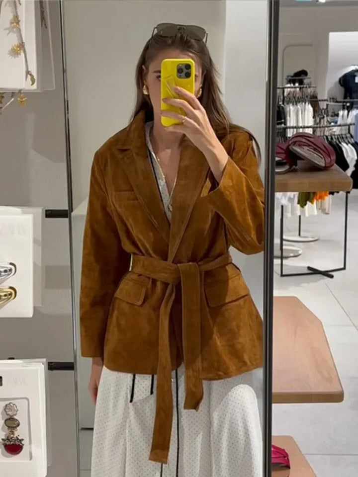 Stilla | Frakke - Chic Suede-Jakke med Bælte og Lange Ærmer til Efteråret