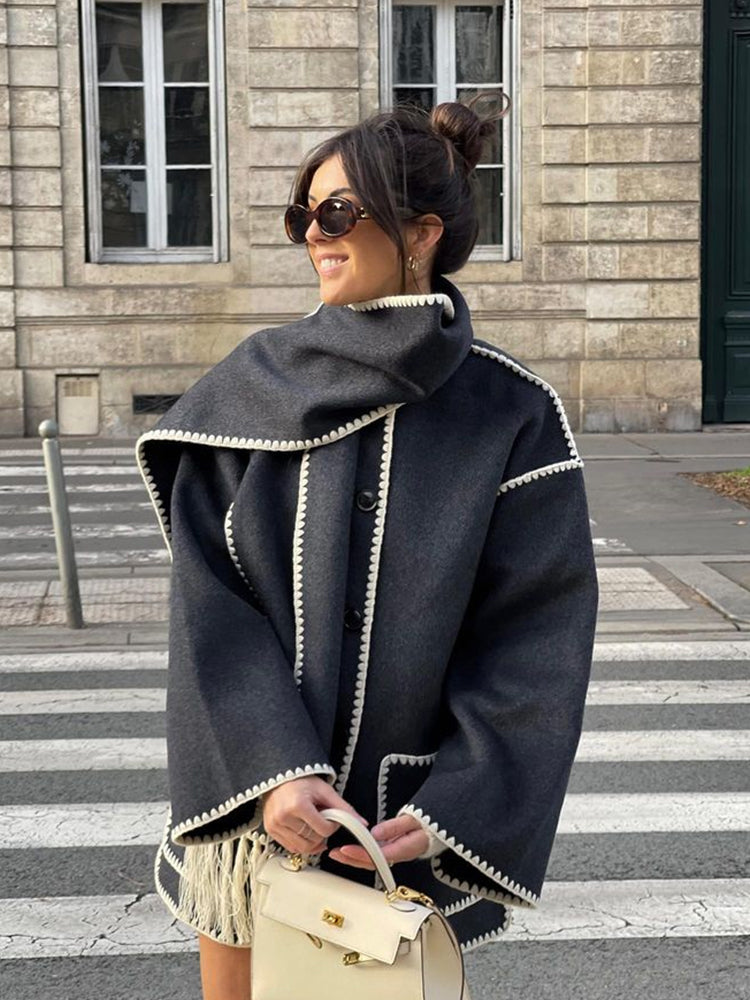 Stilla | Jakke - Elegant Oversized Design med Tørklæde-Fringe-Detalje