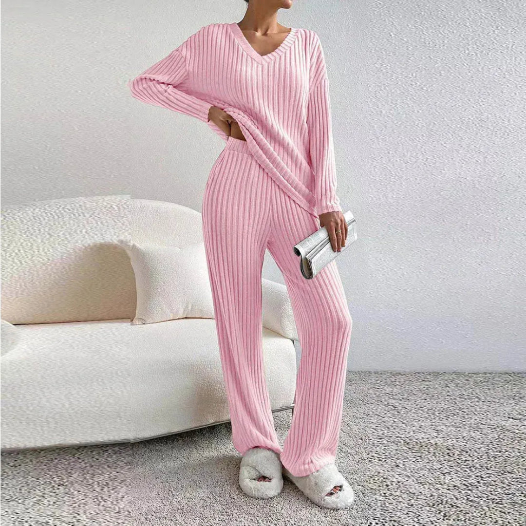 Stilla | Loungewear-Sæt I Bomuldsblanding med V-Hals og Brede Bukser
