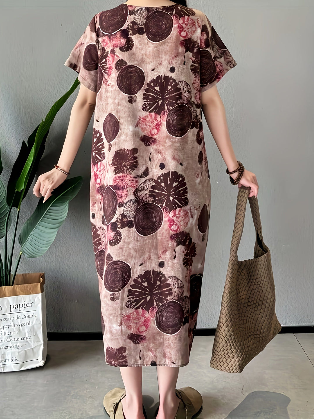 Stilla | Elegant Linned Midi Kjole Med Markant Abstrakt Mønster
