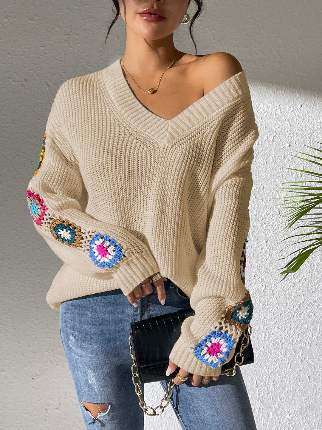 Stilla | Sweater V-udskæring med Hæklede Blomster-Mønster