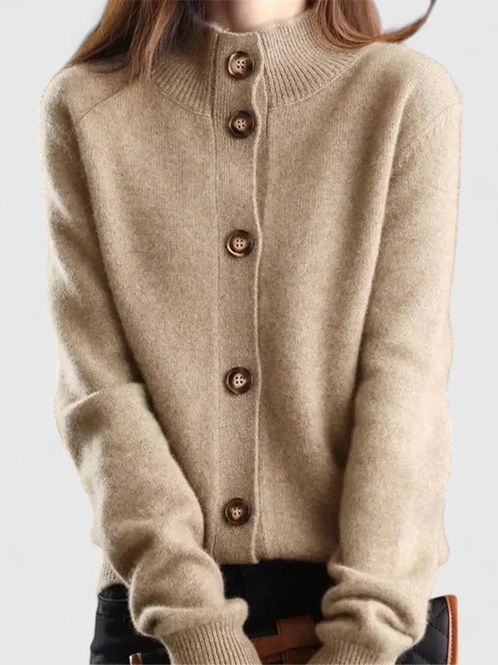 Stilla | Klassisk Cardigan med Knaplukning