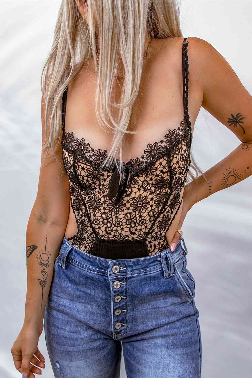 Stilla | Justerbar Spaghettistrop Tied Bodysuit