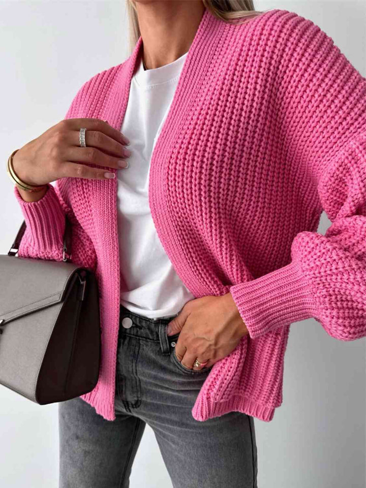 Stilla | Afslappet, Langærmet Strikcardigan Med V-hals i Enfarvet Design