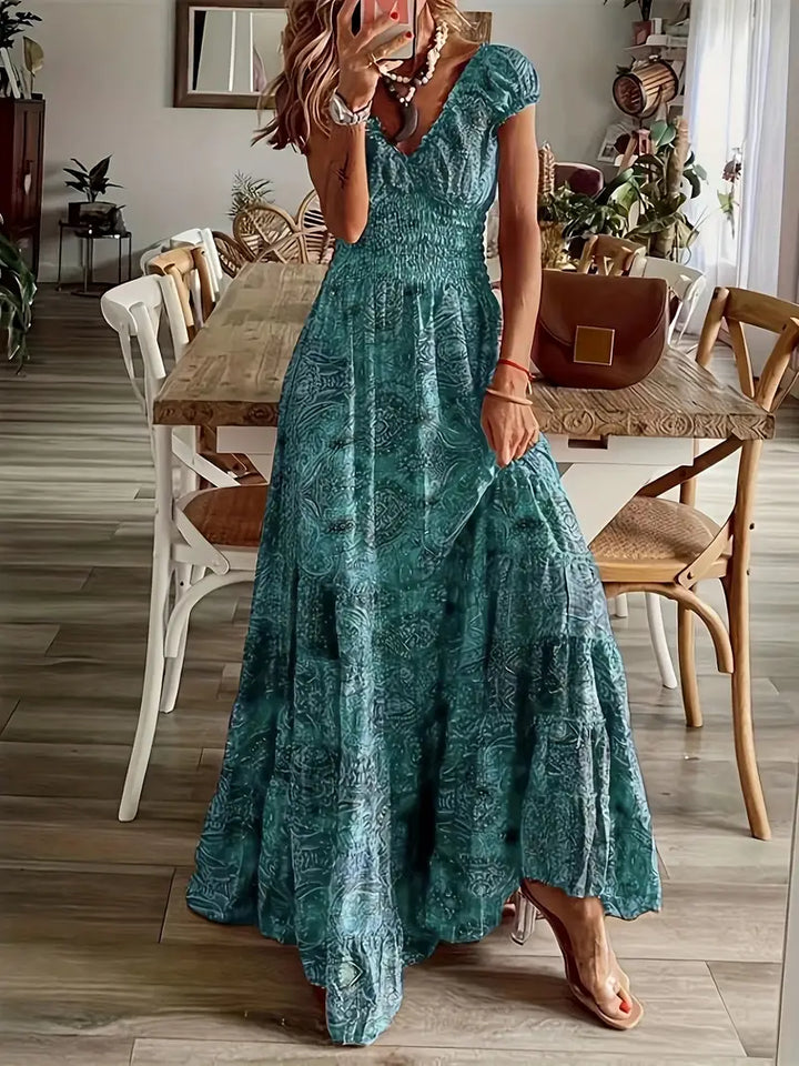 Stilla | Sommerkjole Med Blomsterprint, Figursyet Talje Og Flydende Silhuet