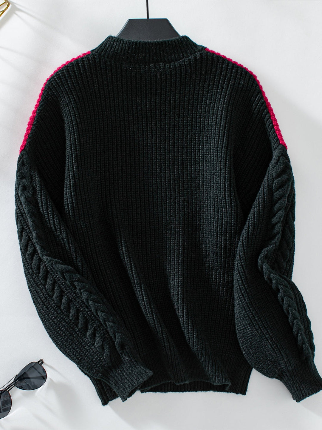 Stilla | Pullover med kontrasterende lange ærmer og rund halsudskæring