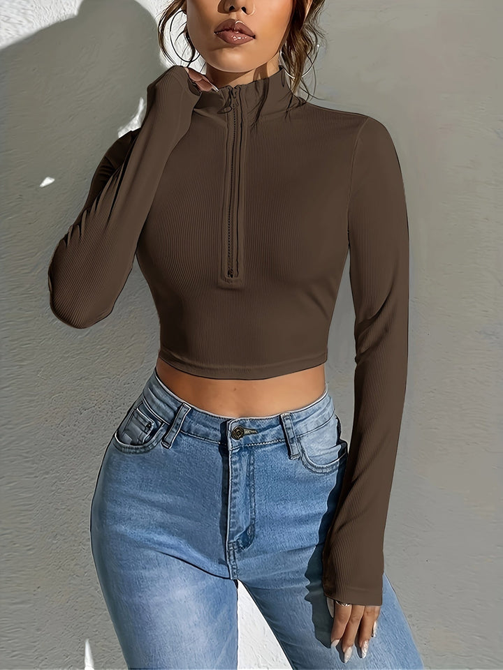 Stilla | Ribbet Cropped T-shirt Med Lynlås Foran
