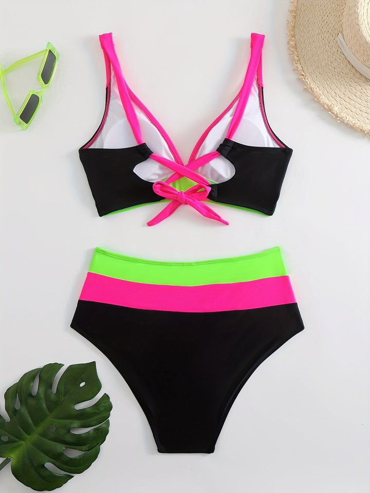 Stilla | Elegant Blokprojekt Bikini Med V-Hals Og Samlede Detaljer