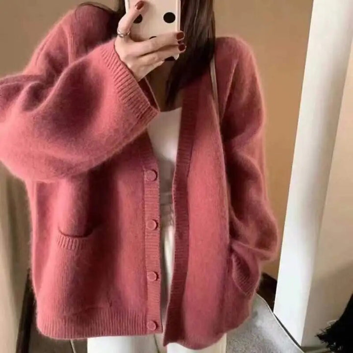 Stilla | Elegant Cardigan med Knapstolpe