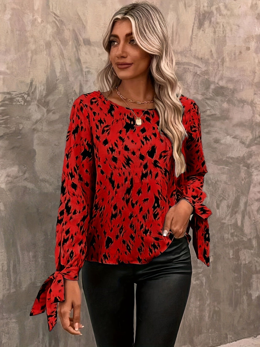 Stilla | Elegante Bluse Med Lange Ærmer Og Bundet Manchet