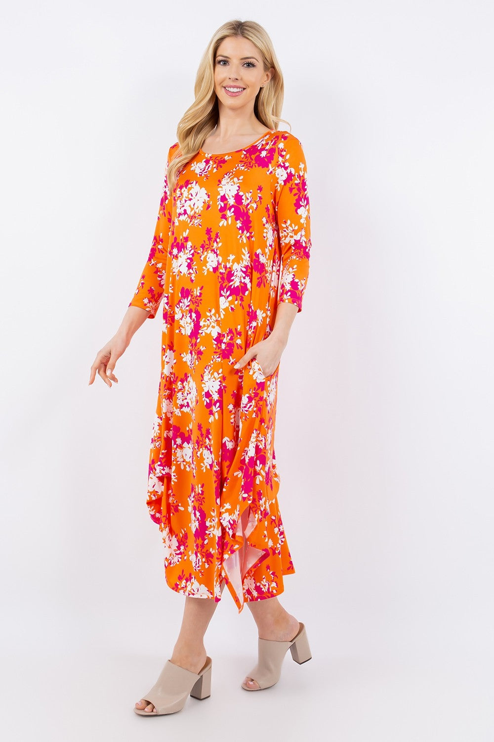 Stilla | Full Size Pick-Up Hem Asymmetrisk Blomstret Midi Kjole