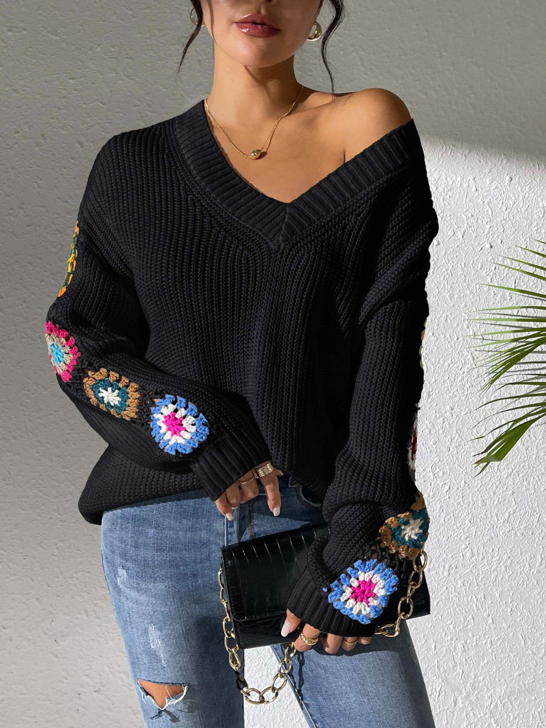 Stilla | Sweater V-udskæring med Hæklede Blomster-Mønster