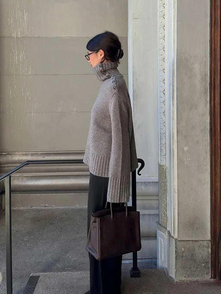 Stilla | Cozy Sweater med Knappet Ståkrave og Afslappet Pasform